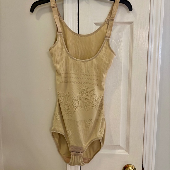 Women’s Shapewear - Picture 1 of 2